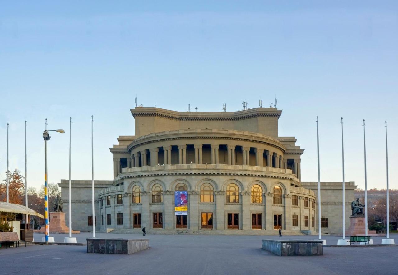 Hotel - Republic Square By Ihg